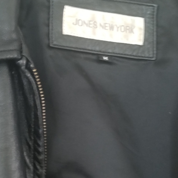 leather jacket - Picture 2 of 3